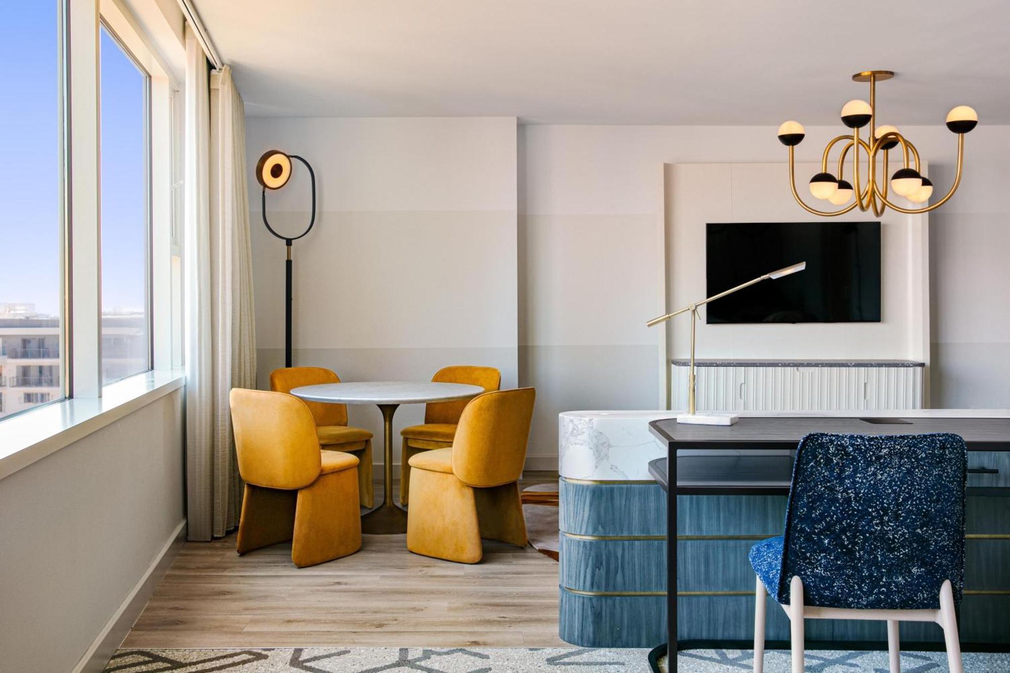 W Hollywood Hotel 4*
